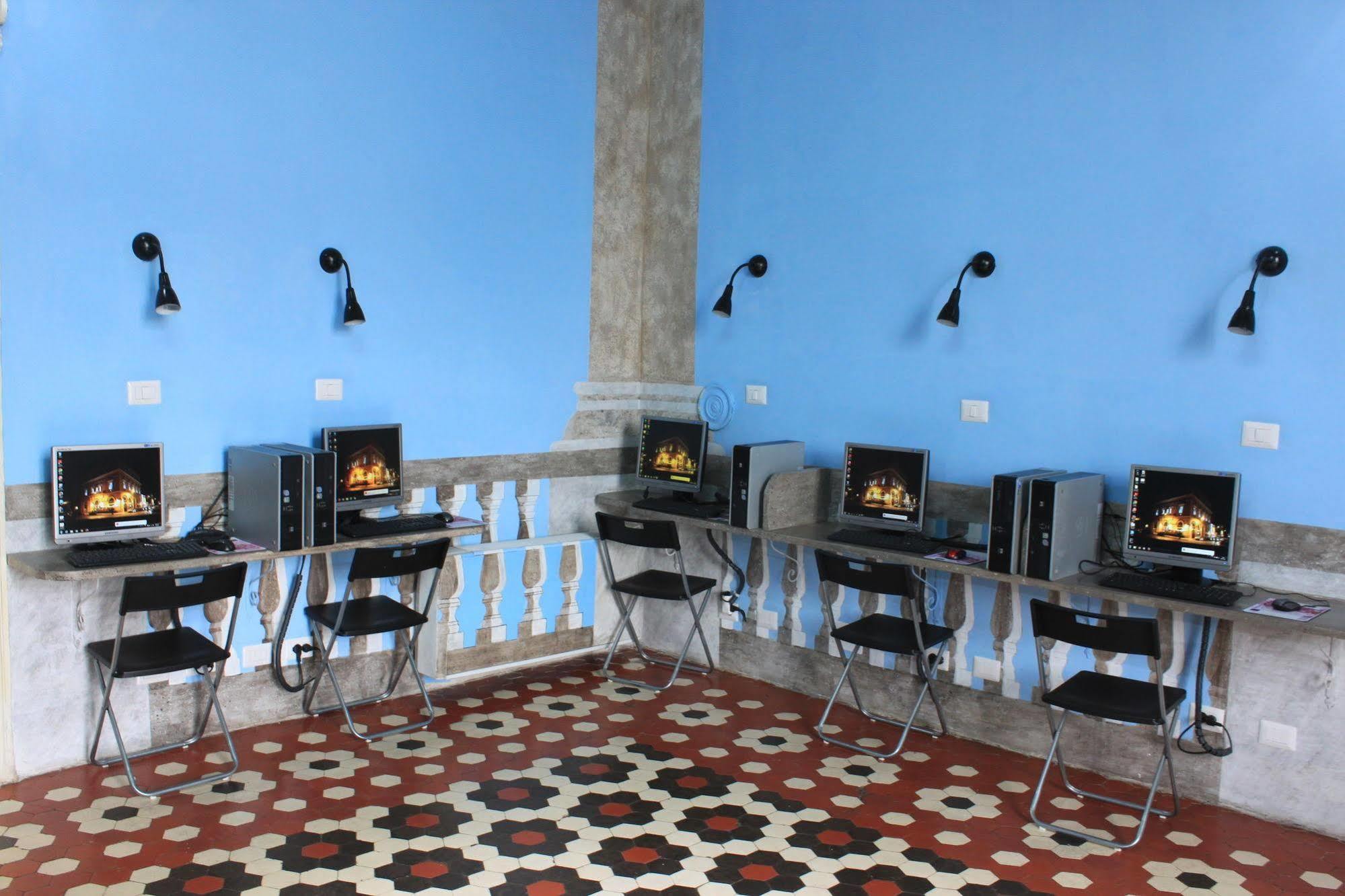 The Roma House Hotel ภายนอก รูปภาพ